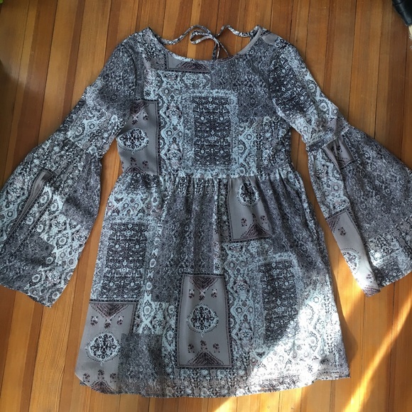 Anthropologie Dresses & Skirts - Flowy bell sleeve mini dress